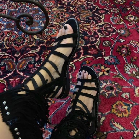 Stuart Weitzman - Picture 4 of 4